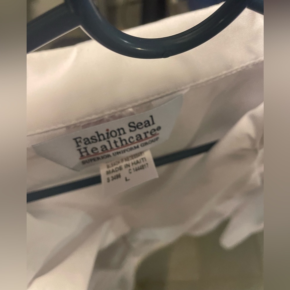 White Lab Coat - Picture 4 of 6